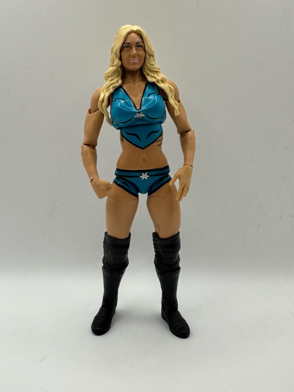 2017 WWE Mattel Basic Series 71 Charlotte Flair